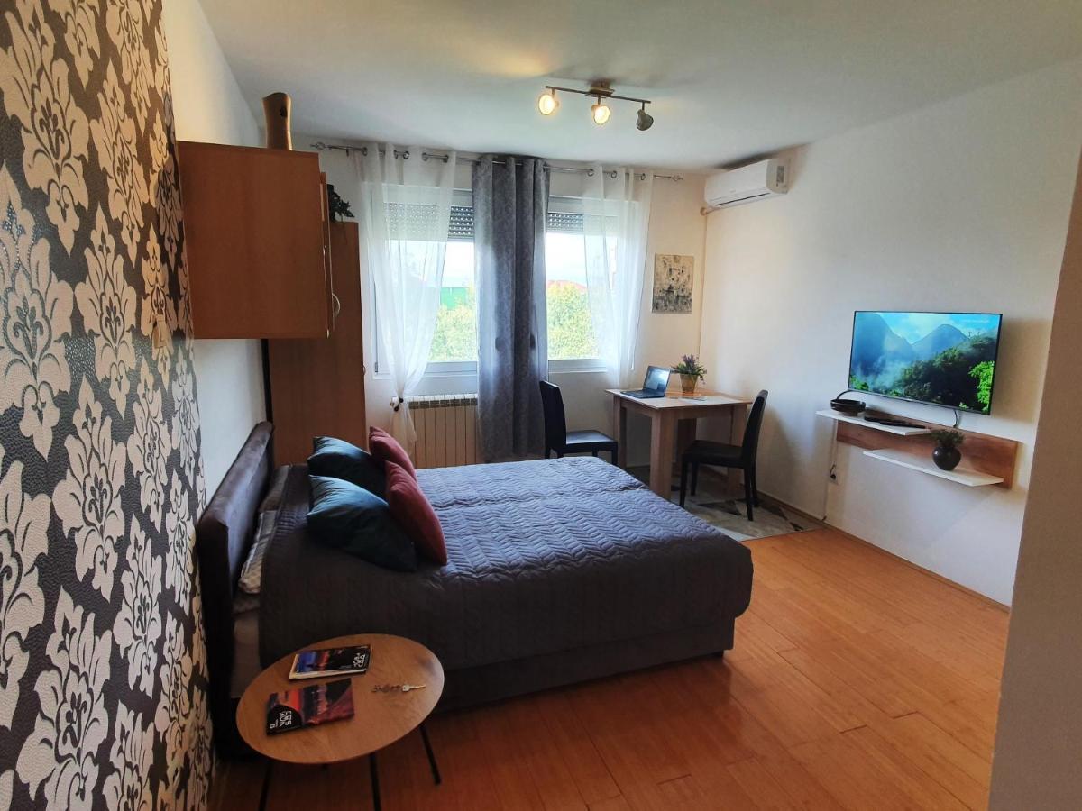 Apartman 64 - Besplatan Parking Za Goste Novi Sad Dış mekan fotoğraf